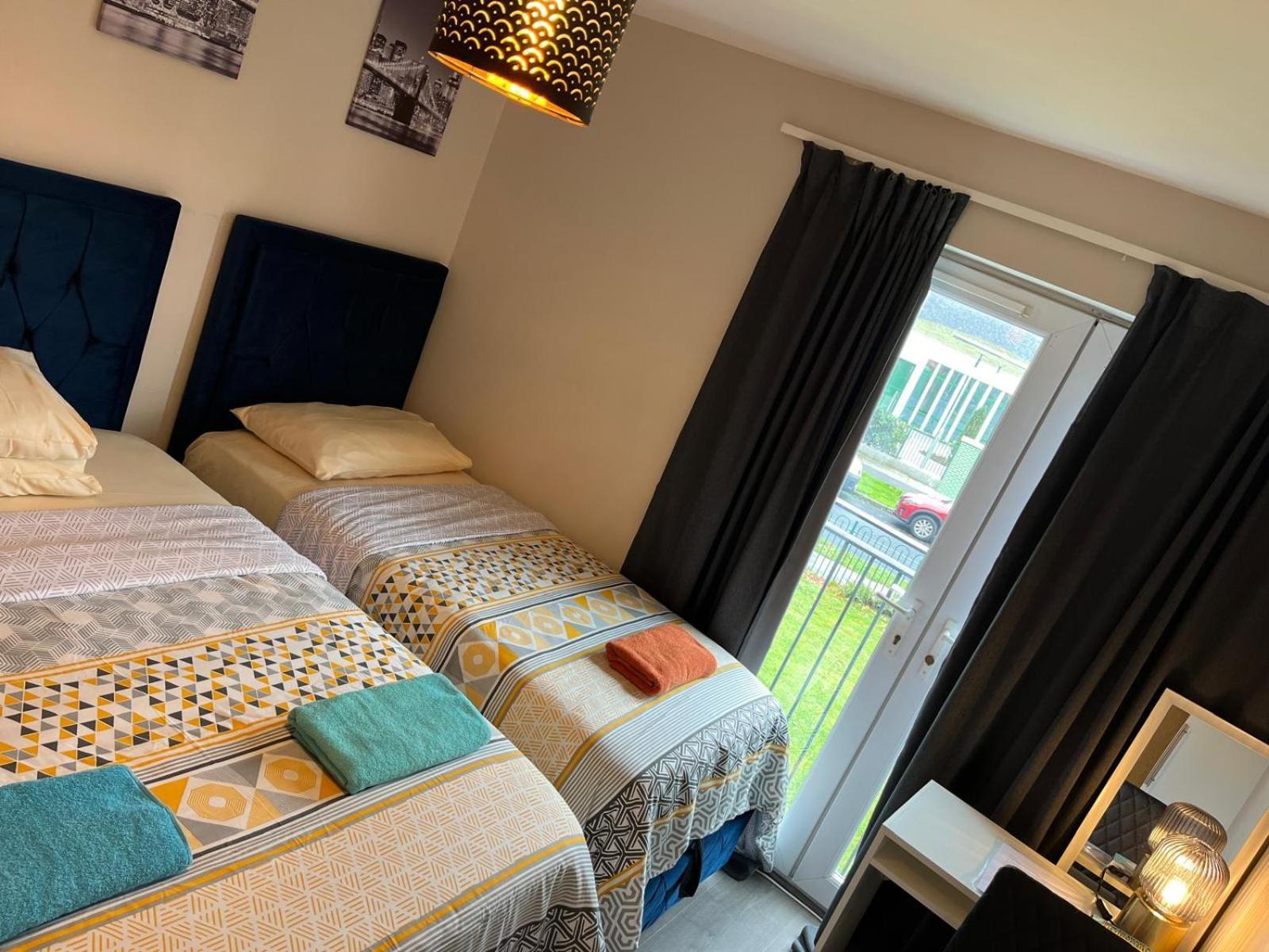 Séjour chez l'habitant Lovely Twin With Ensuite Bathroom 15 Mins From Airport Dublin